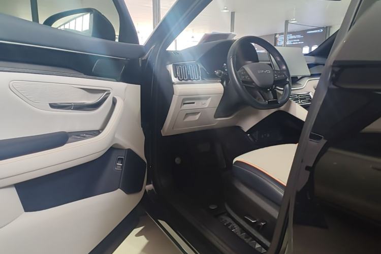 Used BYD Song PLUS New Energy 2023 Champion Edition DM-i 110KM Flagship Model Driver Seat