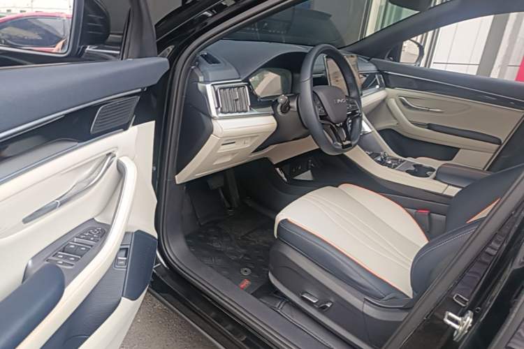 Used BYD Song PLUS New Energy 2023 Champion Edition DM-i 110KM Flagship Model Driver Seat