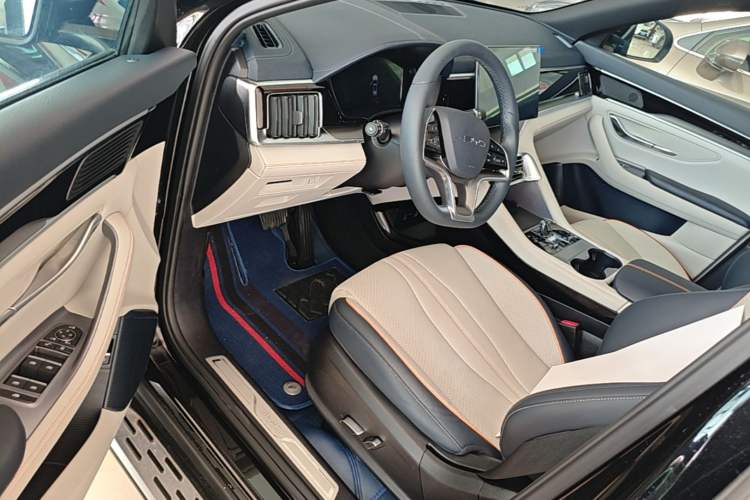 Used BYD Song PLUS New Energy 2023 Champion Edition DM-i 150KM Flagship PLUS Driver Seat