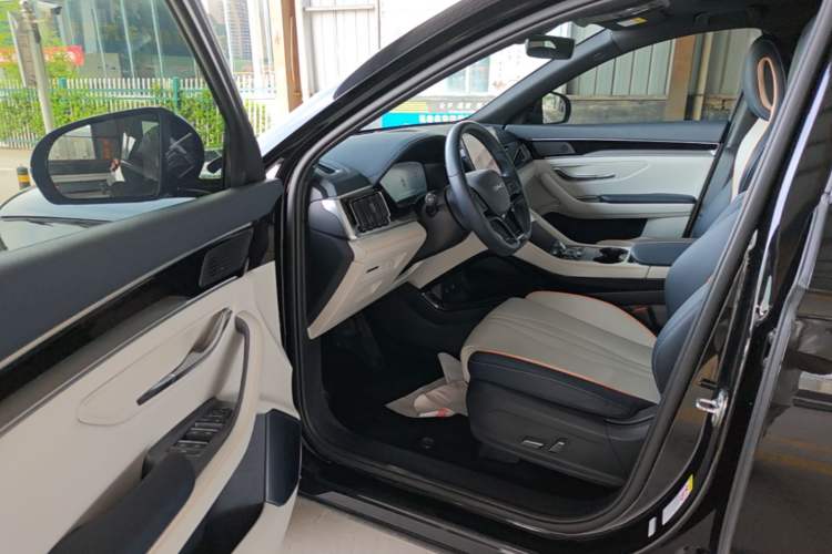 Used BYD Song PLUS New Energy 2023 Champion Edition EV 520KM Luxury Model Driver Seat