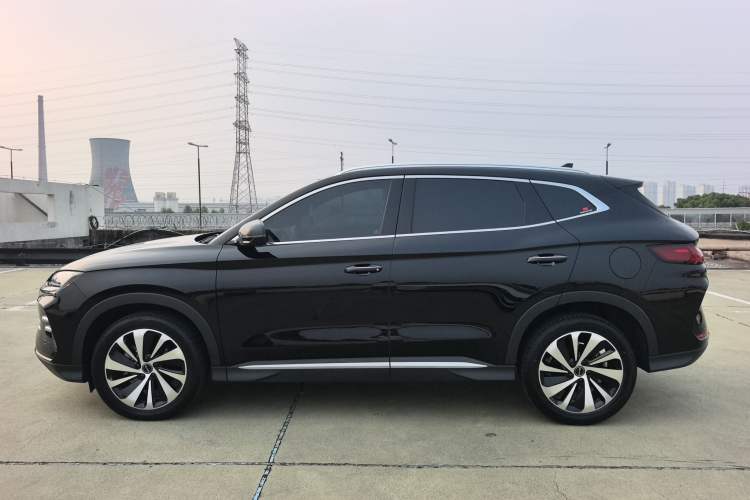 Used BYD Song PLUS New Energy 2023 Champion Edition DM-i 150KM Flagship PLUS 5G Exterior 2