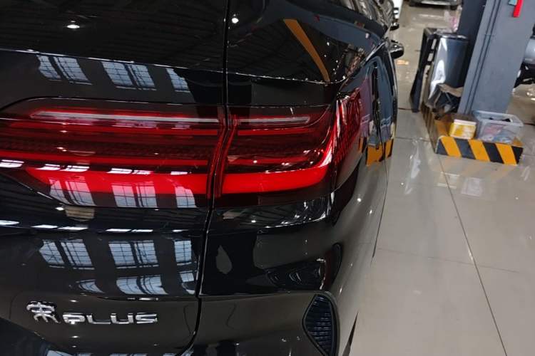Used BYD Song PLUS New Energy 2023 Champion Edition DM-i 110KM Flagship Model Exterior 3