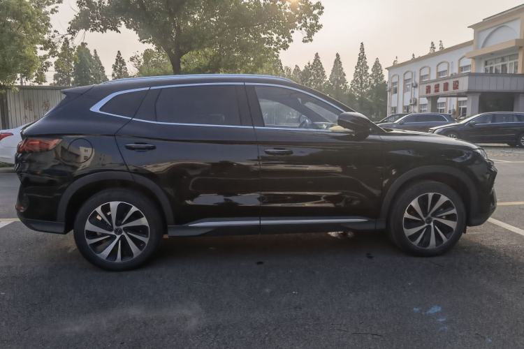 Used BYD Song PLUS New Energy 2023 Champion Edition EV 520KM Flagship Model Exterior 5