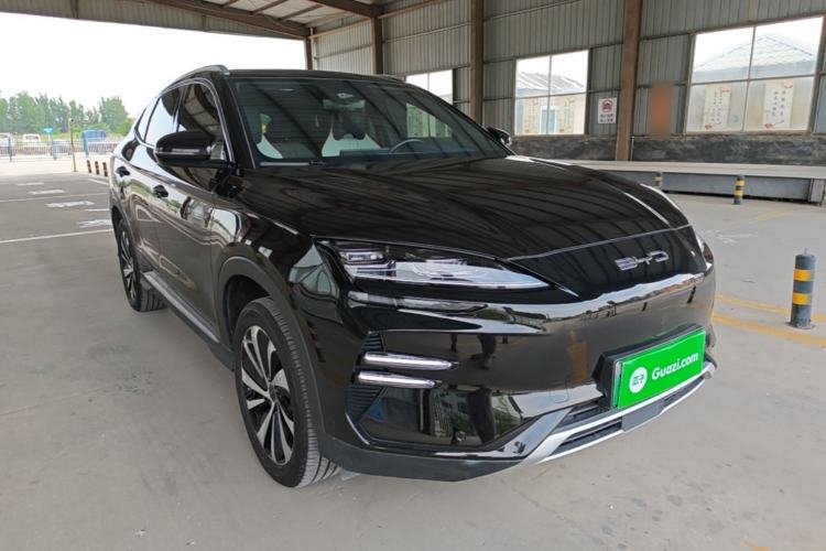 Used BYD Song PLUS New Energy 2023 Champion Edition EV 520KM Luxury Model Front Right 45 Deg