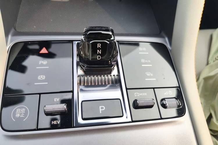 Used BYD Song PLUS New Energy 2023 Champion Edition DM-i 150KM Flagship PLUS 5G Gear Lever