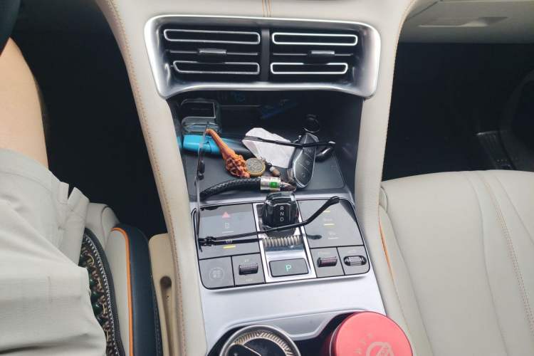 Used BYD Song PLUS New Energy 2023 Champion Edition DM-i 110KM Flagship Model Gear Lever