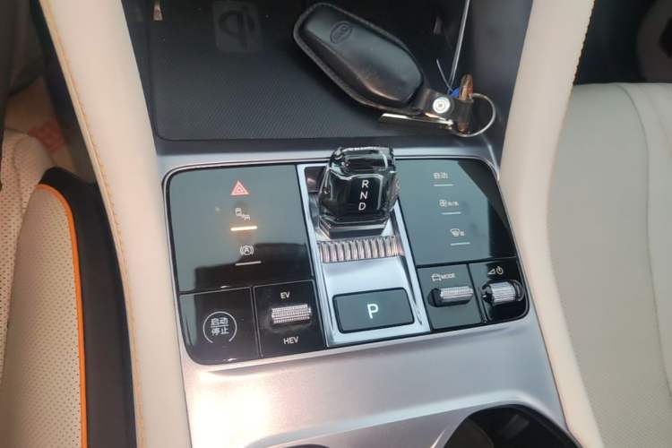 Used BYD Song PLUS New Energy 2023 Champion Edition DM-i 150KM Flagship PLUS Gear Lever