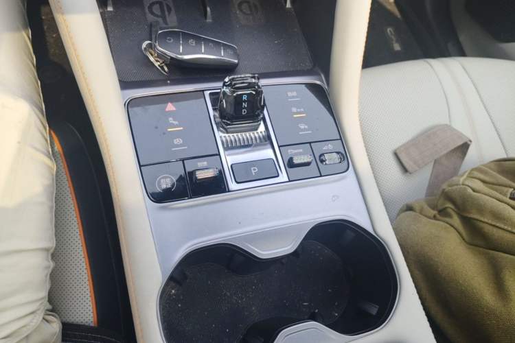 Used BYD Song PLUS New Energy 2023 Champion Edition EV 520KM Flagship Model Gear Lever