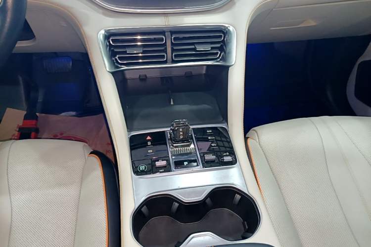 Used BYD Song PLUS New Energy 2023 Champion Edition DM-i 110KM Flagship PLUS Gear Lever