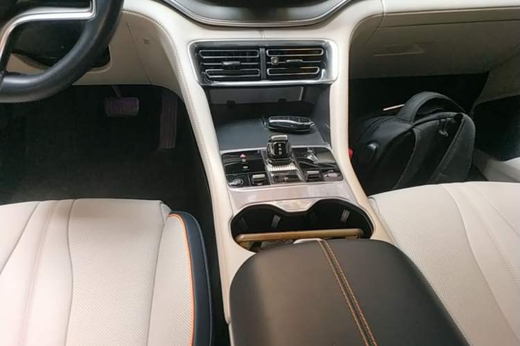 Used BYD Song PLUS New Energy 2023 Champion Edition DM-i 110KM Flagship PLUS Gear Lever