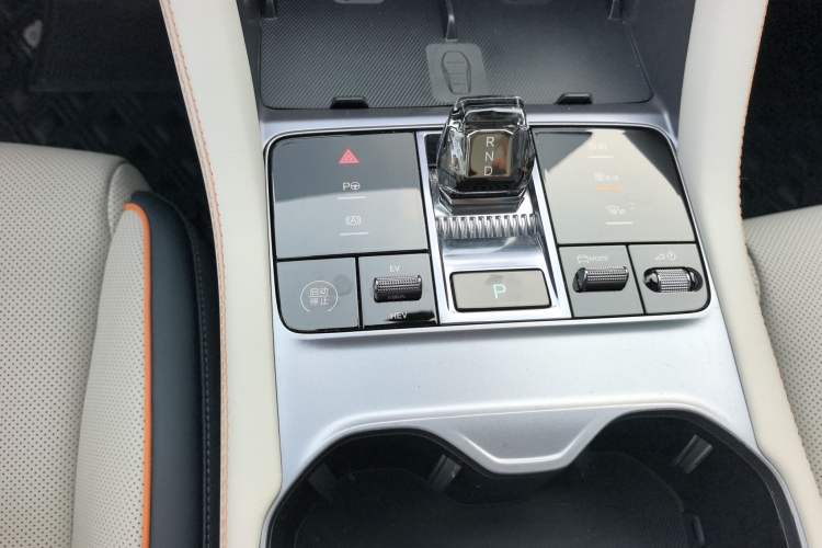 Used BYD Song PLUS New Energy 2023 Champion Edition DM-i 150KM Flagship PLUS 5G Gear Lever