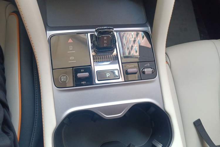 Used BYD Song PLUS New Energy 2023 Champion Edition DM-i 110KM Flagship Model Gear Lever