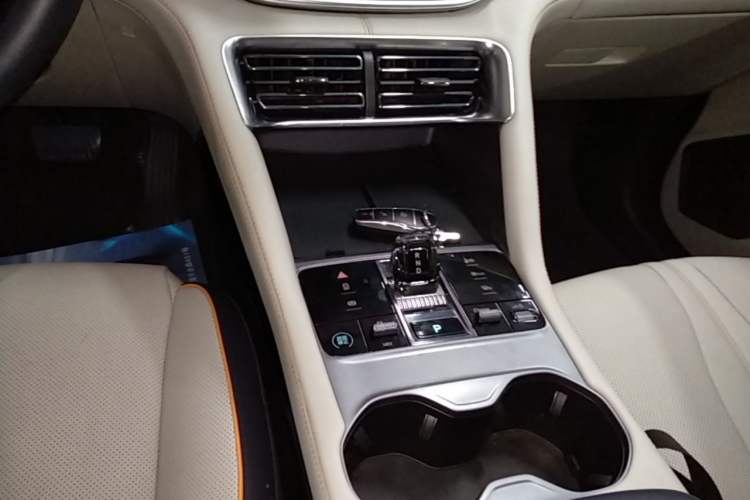 Used BYD Song PLUS New Energy 2023 Champion Edition DM-i 110KM Flagship PLUS Gear Lever