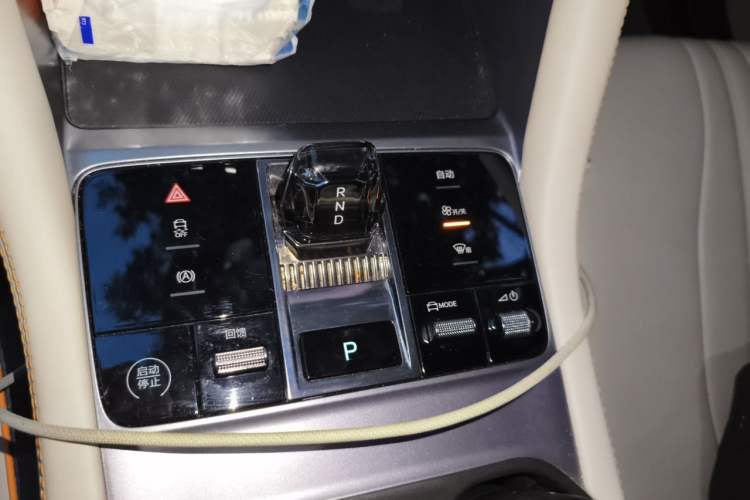 Used BYD Song PLUS New Energy 2023 Champion Edition EV 520KM Prestige Model Gear Lever