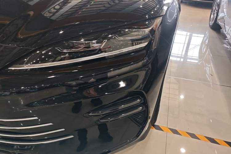 Used BYD Song PLUS New Energy 2023 Champion Edition DM-i 110KM Flagship Model Left Front Headlight
