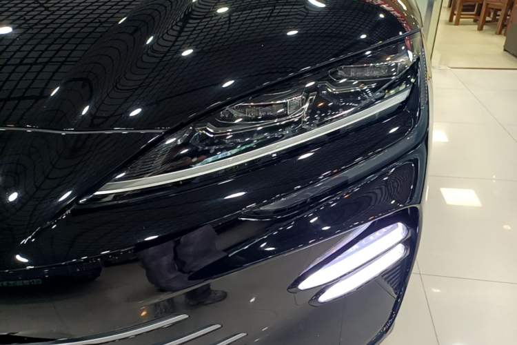 Used BYD Song PLUS New Energy 2023 Champion Edition DM-i 110KM Flagship PLUS Left Front Headlight
