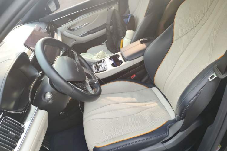Used BYD Song PLUS New Energy 2023 Champion Edition DM-i 150KM Flagship PLUS 5G Left Front Seat