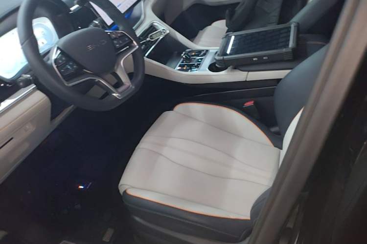 Used BYD Song PLUS New Energy 2023 Champion Edition DM-i 150KM Flagship PLUS Left Front Seat