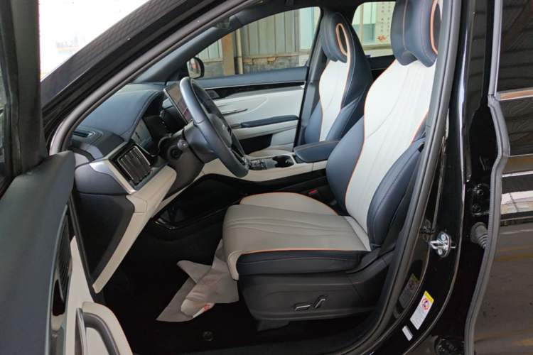 Used BYD Song PLUS New Energy 2023 Champion Edition EV 520KM Luxury Model Left Front Seat