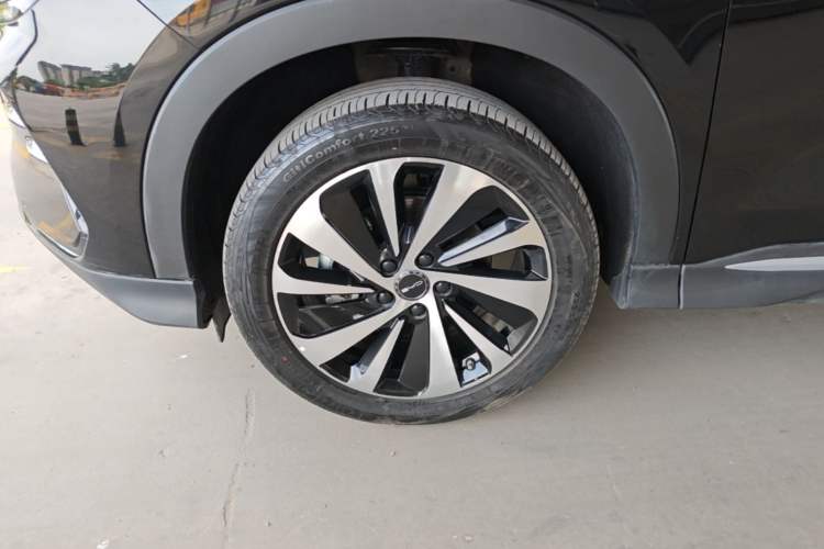 Used BYD Song PLUS New Energy 2023 Champion Edition EV 520KM Luxury Model Left Front Wheel Hub