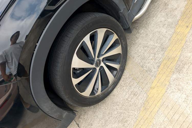 Used BYD Song PLUS New Energy 2023 Champion Edition DM-i 150KM Flagship PLUS Left Front Wheel Hub