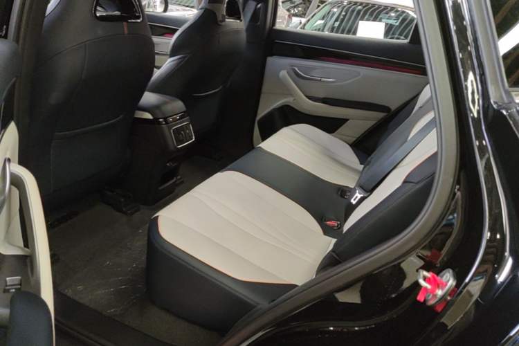Used BYD Song PLUS New Energy 2023 Champion Edition DM-i 110KM Flagship PLUS Left Rear Seat