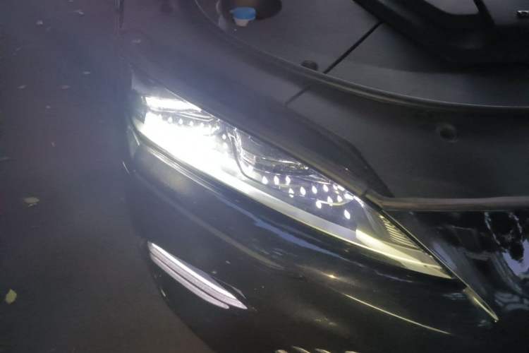 Used BYD Song PLUS New Energy 2023 Champion Edition DM-i 150KM Flagship PLUS 5G Right Front Headlight