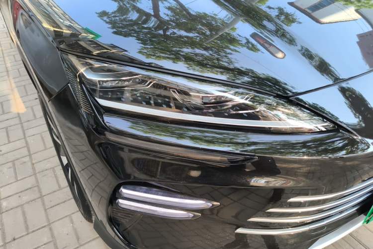 Used BYD Song PLUS New Energy 2023 Champion Edition DM-i 110KM Flagship Model Right Front Headlight