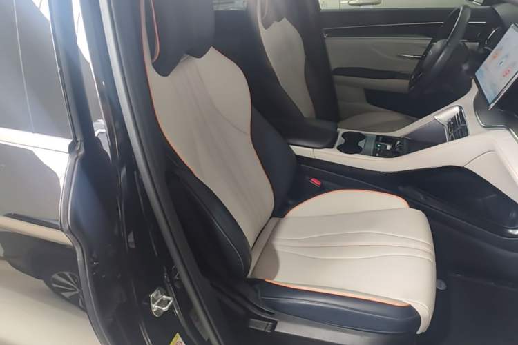 Used BYD Song PLUS New Energy 2023 Champion Edition DM-i 110KM Flagship Model Right Front Seat