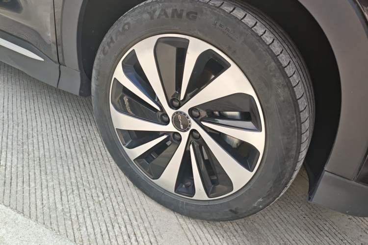 Used BYD Song PLUS New Energy 2023 Champion Edition EV 520KM Flagship Model Right Front Wheel Hub
