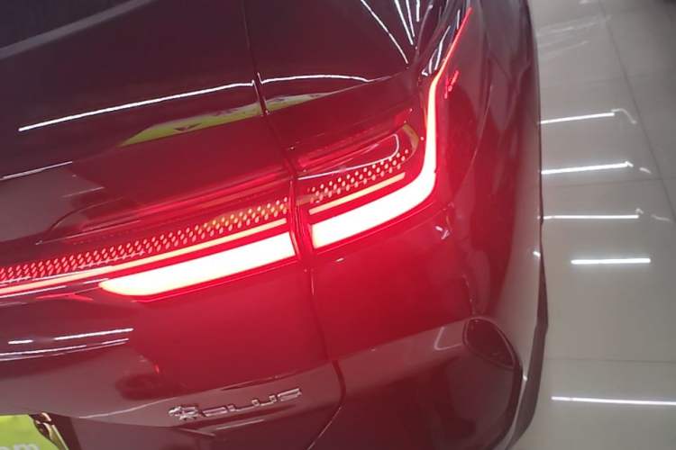 Used BYD Song PLUS New Energy 2023 Champion Edition DM-i 150KM Flagship PLUS Right Rear Taillight