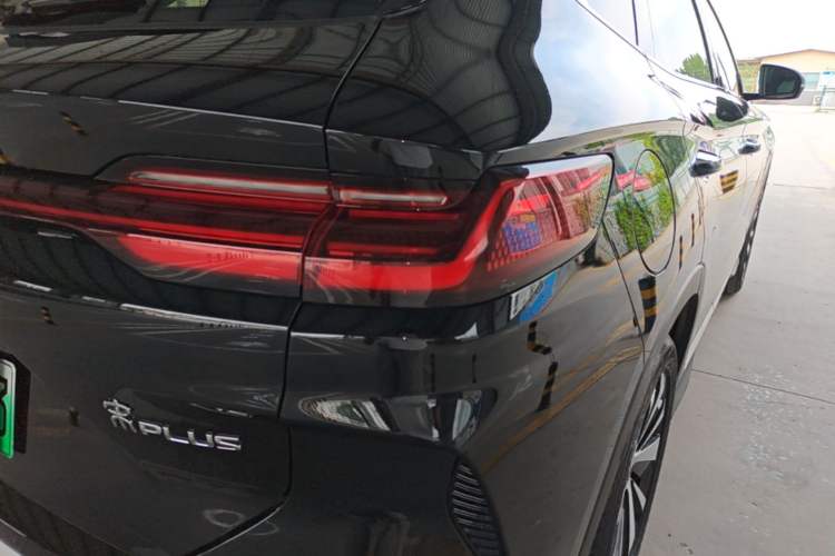 Used BYD Song PLUS New Energy 2023 Champion Edition EV 520KM Luxury Model Right Rear Taillight