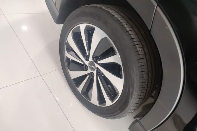 Used BYD Song PLUS New Energy 2023 Champion Edition DM-i 150KM Flagship PLUS Right Rear Wheel Hub