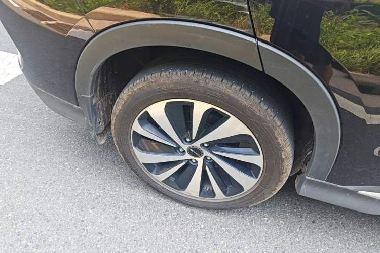 Used BYD Song PLUS New Energy 2023 Champion Edition DM-i 110KM Flagship PLUS Right Rear Wheel Hub