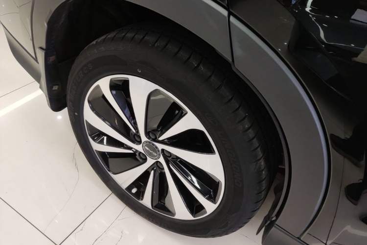 Used BYD Song PLUS New Energy 2023 Champion Edition DM-i 110KM Flagship PLUS Right Rear Wheel Hub