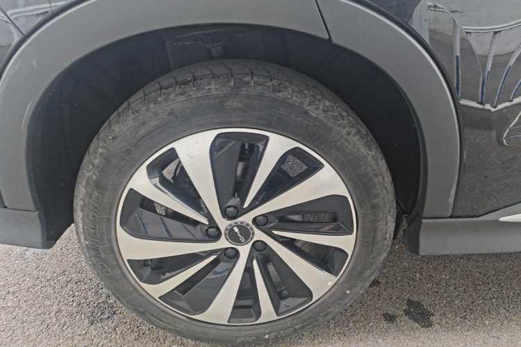 Used BYD Song PLUS New Energy 2023 Champion Edition DM-i 110KM Flagship PLUS Right Rear Wheel Hub