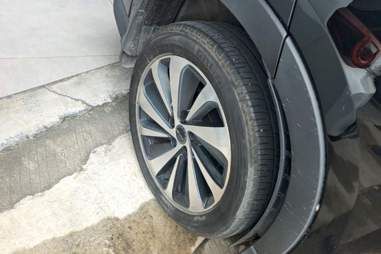 Used BYD Song PLUS New Energy 2023 Champion Edition DM-i 150KM Flagship PLUS Right Rear Wheel Hub