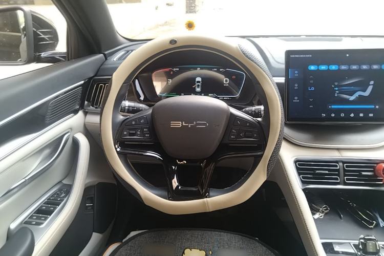 Used BYD Song PLUS New Energy 2023 Champion Edition DM-i 110KM Flagship Model Steering Wheel