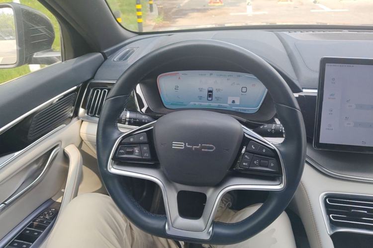 Used BYD Song PLUS New Energy 2023 Champion Edition EV 520KM Flagship Model Steering Wheel