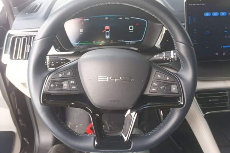 Used BYD Song PLUS New Energy 2023 Champion Edition DM-i 110KM Flagship Model Steering Wheel