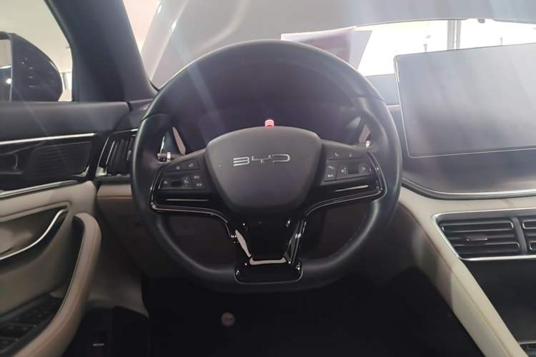 Used BYD Song PLUS New Energy 2023 Champion Edition DM-i 110KM Flagship Model Steering Wheel