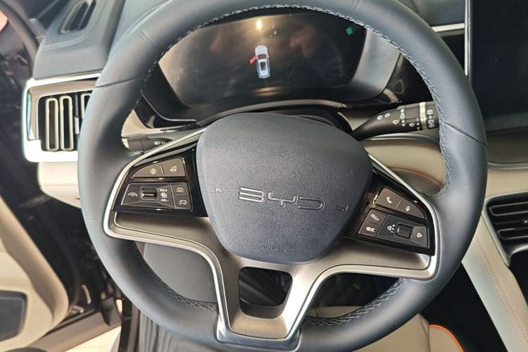 Used BYD Song PLUS New Energy 2023 Champion Edition DM-i 150KM Flagship PLUS Steering Wheel