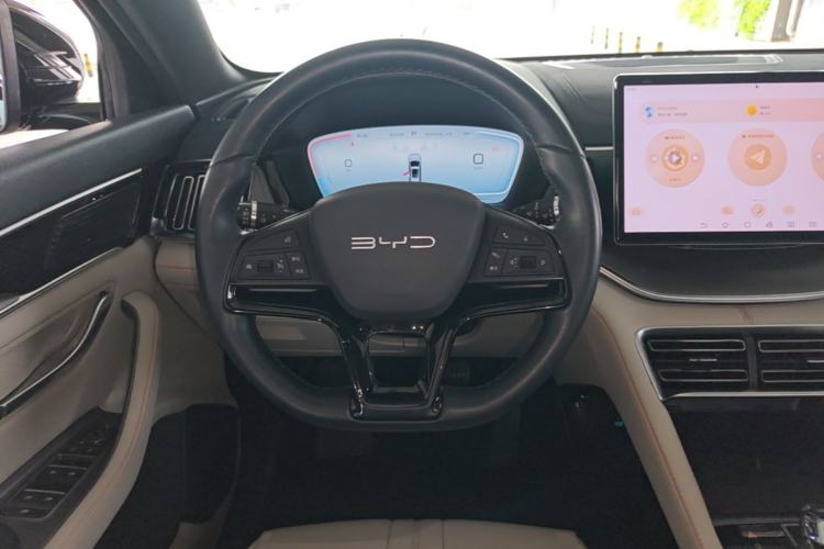 Used BYD Song PLUS New Energy 2023 Champion Edition EV 520KM Luxury Model Steering Wheel
