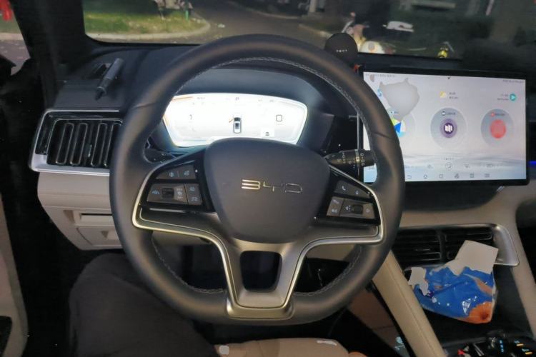 Used BYD Song PLUS New Energy 2023 Champion Edition DM-i 150KM Flagship PLUS 5G Steering Wheel