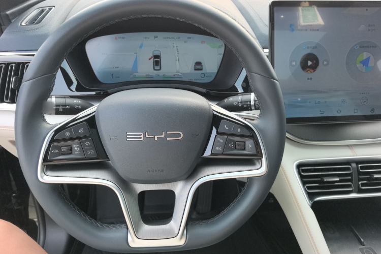 Used BYD Song PLUS New Energy 2023 Champion Edition DM-i 150KM Flagship PLUS 5G Steering Wheel