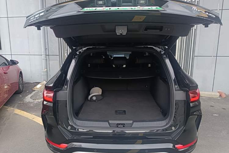 Used BYD Song PLUS New Energy 2023 Champion Edition DM-i 110KM Flagship Model Trunk