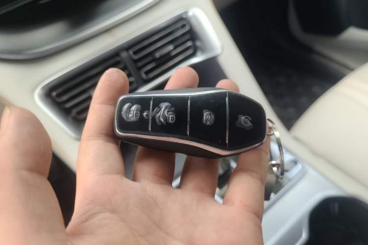 Used BYD Song PLUS New Energy 2023 Champion Edition DM-i 150KM Flagship PLUS Vehicle Key