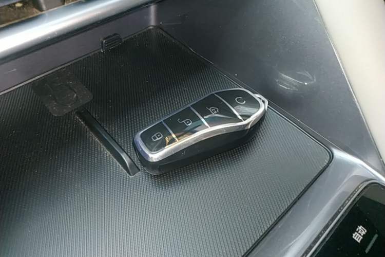 Used BYD Song PLUS New Energy 2023 Champion Edition DM-i 110KM Flagship PLUS Vehicle Key