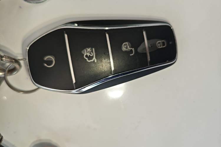 Used BYD Song PLUS New Energy 2023 Champion Edition DM-i 150KM Flagship PLUS Vehicle Key