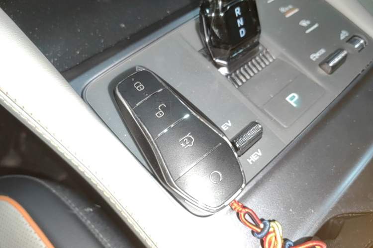 Used BYD Song PLUS New Energy 2023 Champion Edition DM-i 110KM Flagship PLUS Vehicle Key